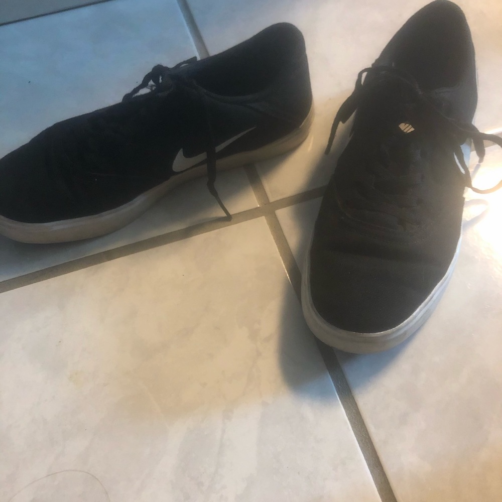 Black Nike Sneakers